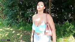 Bang RoadSideXXX - Ashlyn Peaks Lets The Roadside Guy Titty Fuck Her In Exchange For A Tow